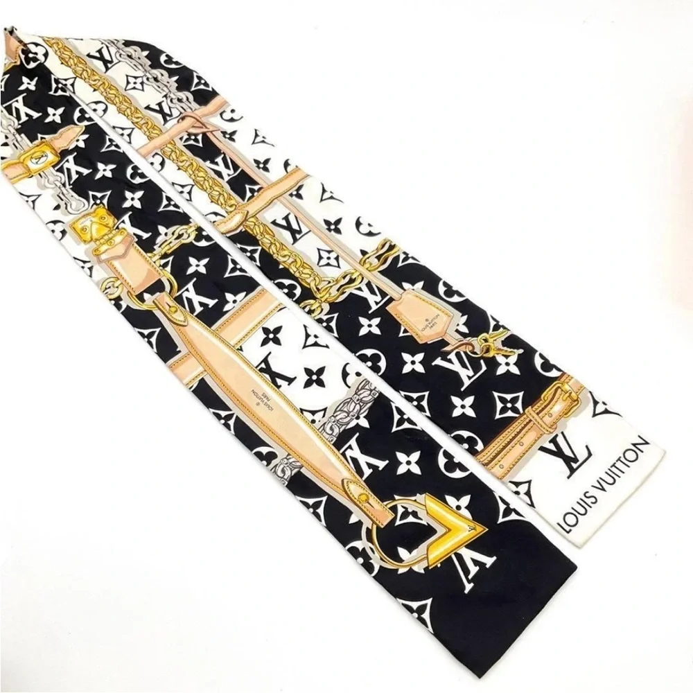 Louis Vuitton Monogram Black and White Scarf - Picture 7 of 13